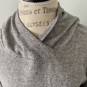 Kismet Womens Large Hoodie Grey With Pockets